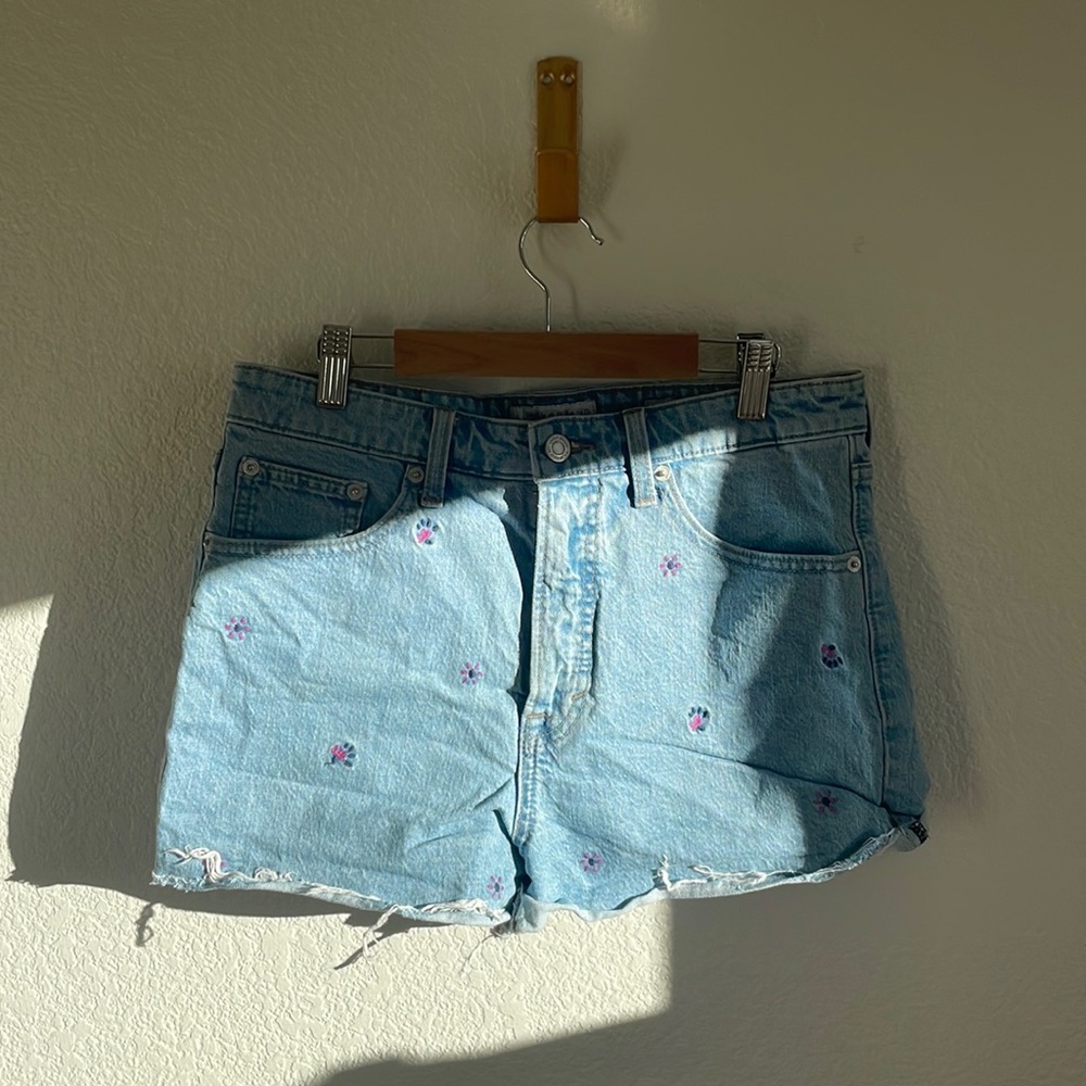✨5 FOR $25✨ Lucky jean shorts with floral embroidery